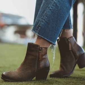 Roan Lina Suede Leather Block Heel Boot size 10